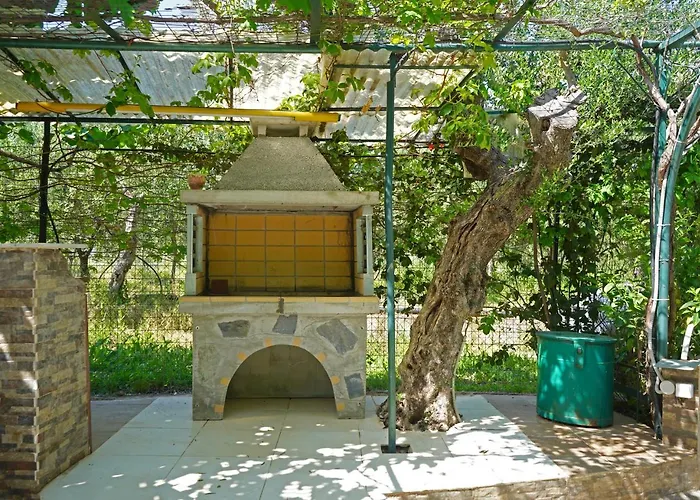 Veni Olive House